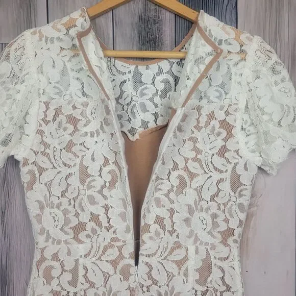 Entro White Beige Lace Short Sleeve Dress Size Small - Picture 10 of 11